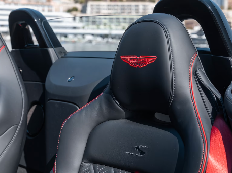 Aston Martin V8 Vantage - Imagen 11